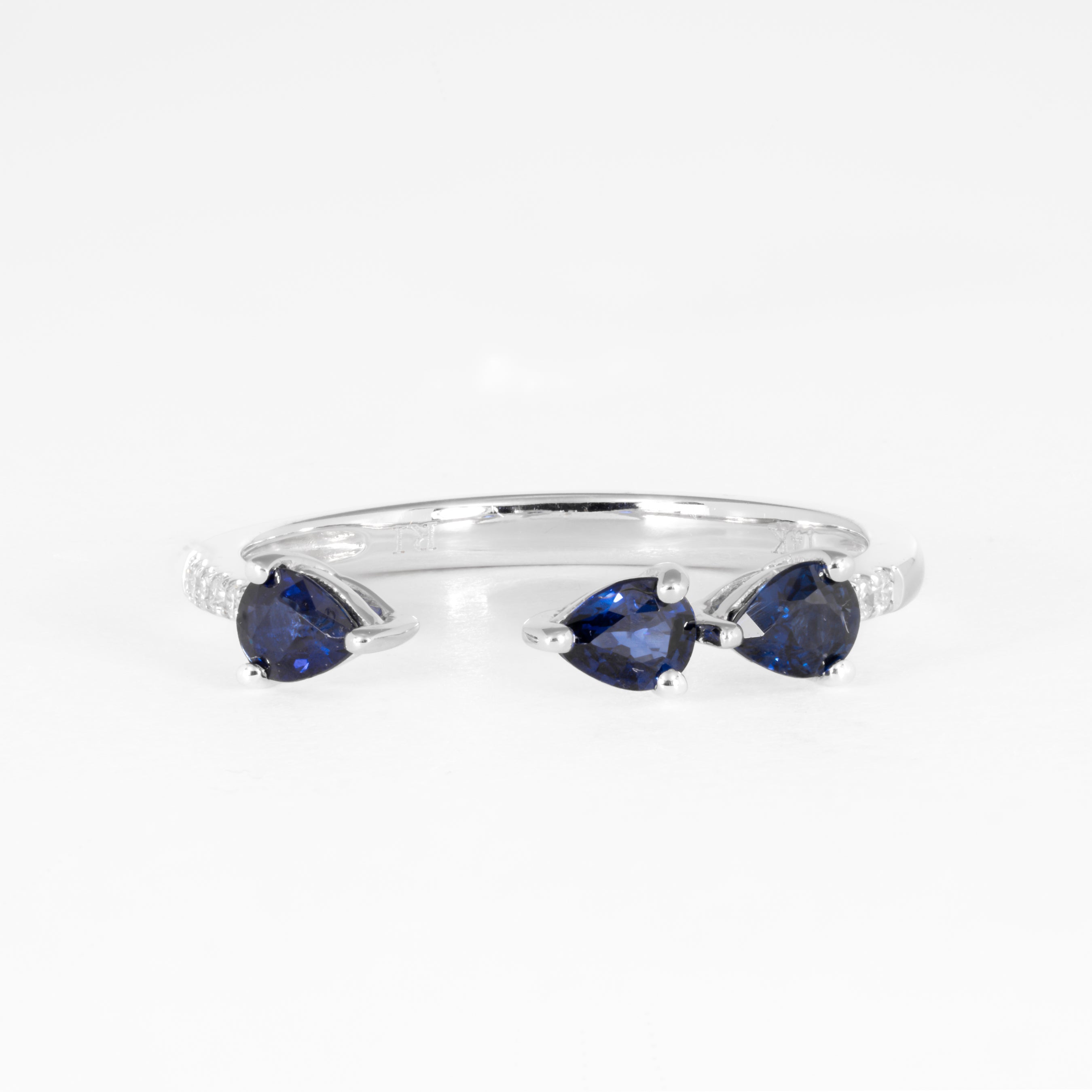 Blue Sapphire & Diamond Ring - Image 3
