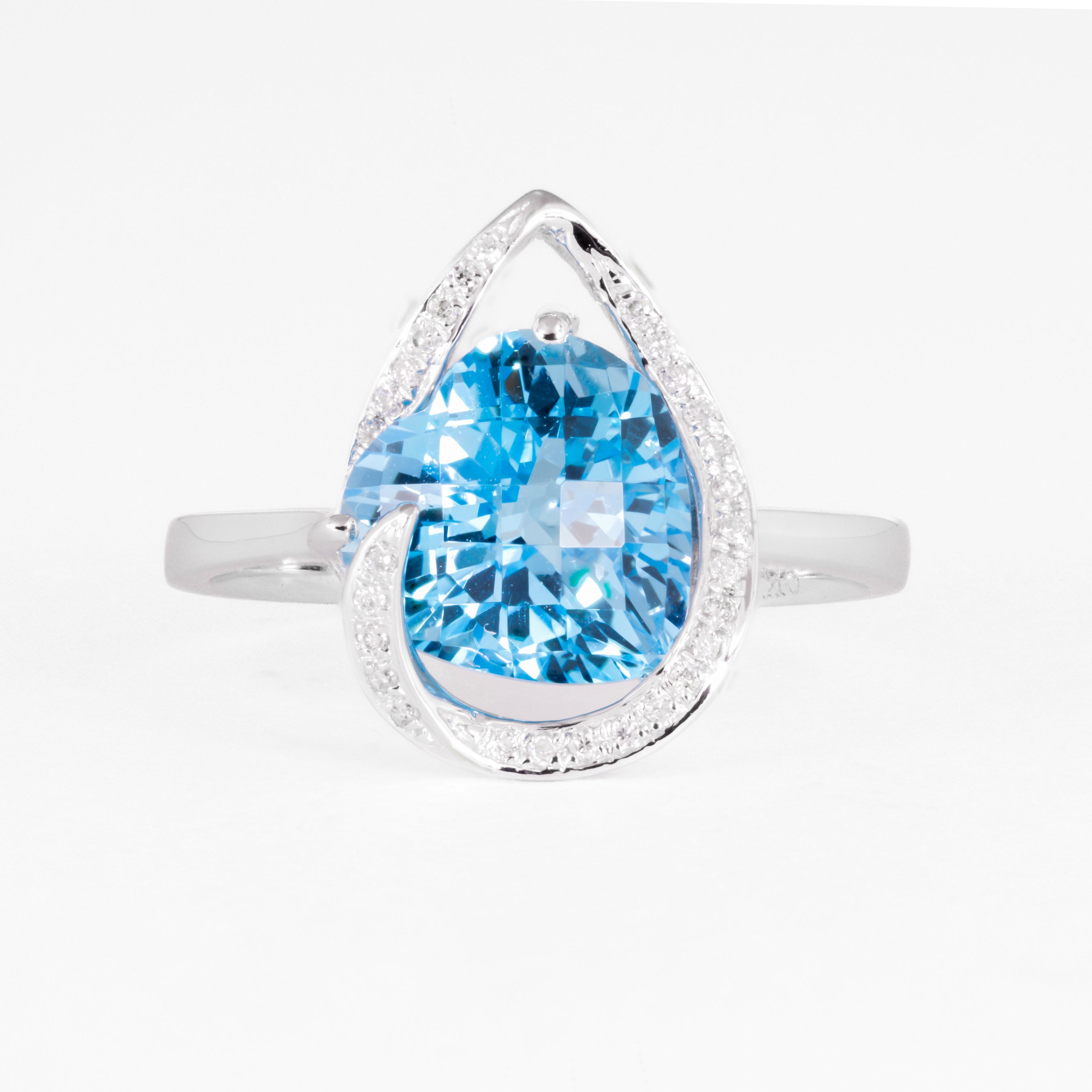 Heart Shaped Blue Topaz & Diamond Ring - Image 3