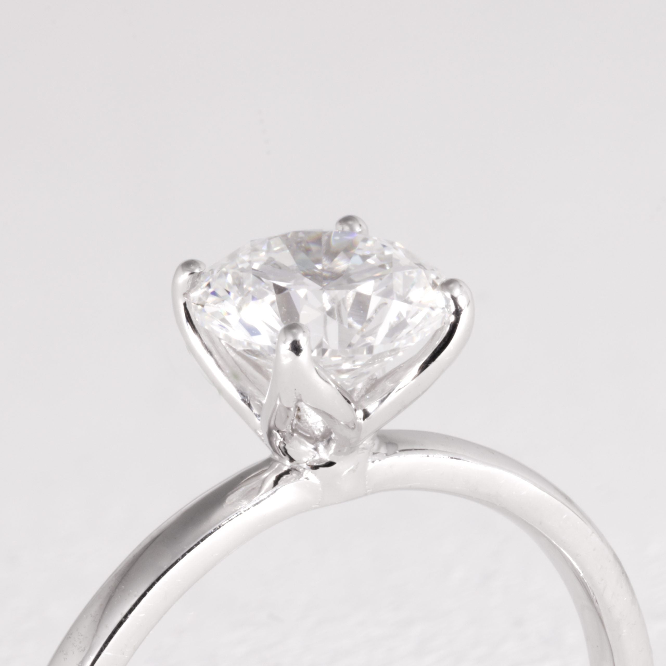 18ct White Gold Diamond 4 Claw Set Solitaire Engagement Ring - Image 2
