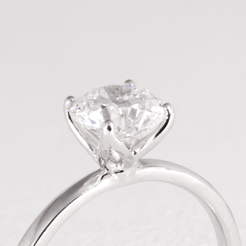 18ct White Gold Diamond 4 Claw Set Solitaire Engagement Ring - Image 2